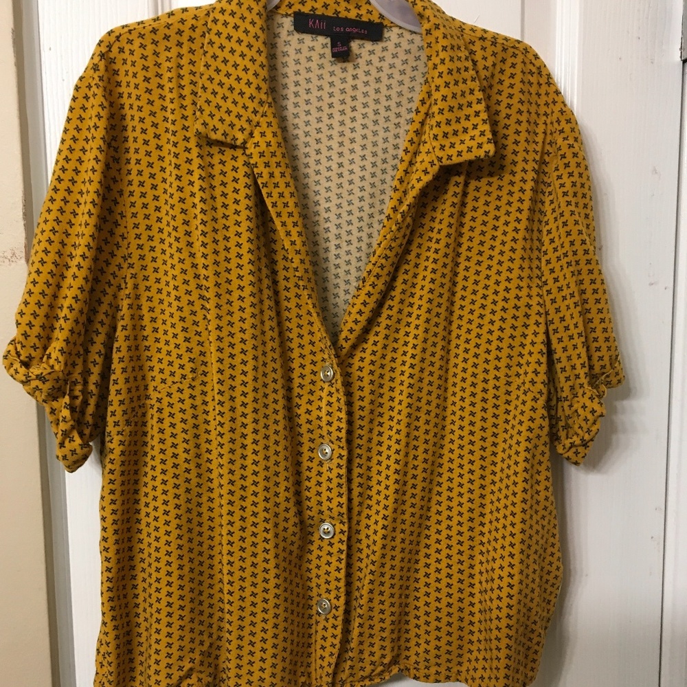 Short gold and black blouse